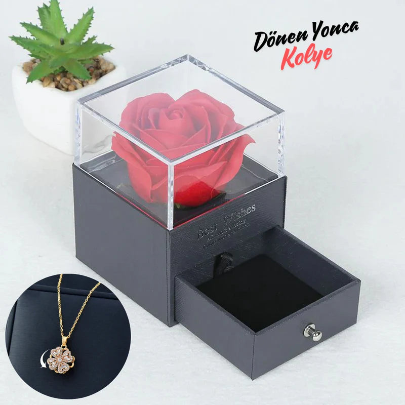 Dönen Yonca Kolye